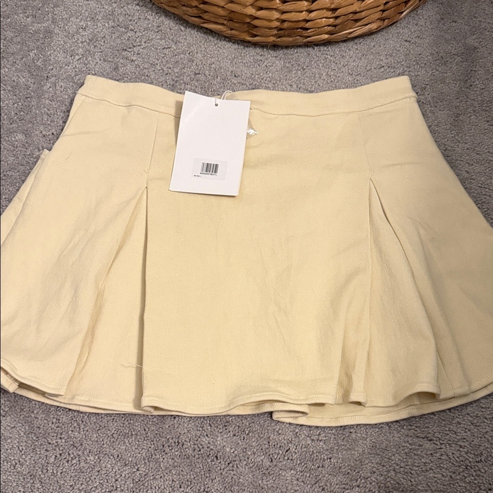 Cream Button-Front Flared Mini Skirt - Picture 5 of 5